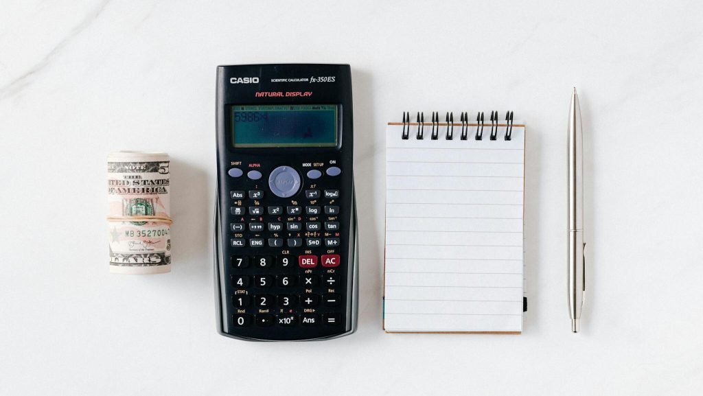 Essential Financial Literacy Topics for Smarter Budgeting and Saving